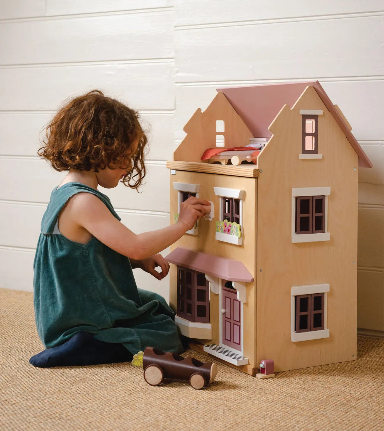 Foxtail Villa Town-Style Doll House - Pink Tender Leaf Toys