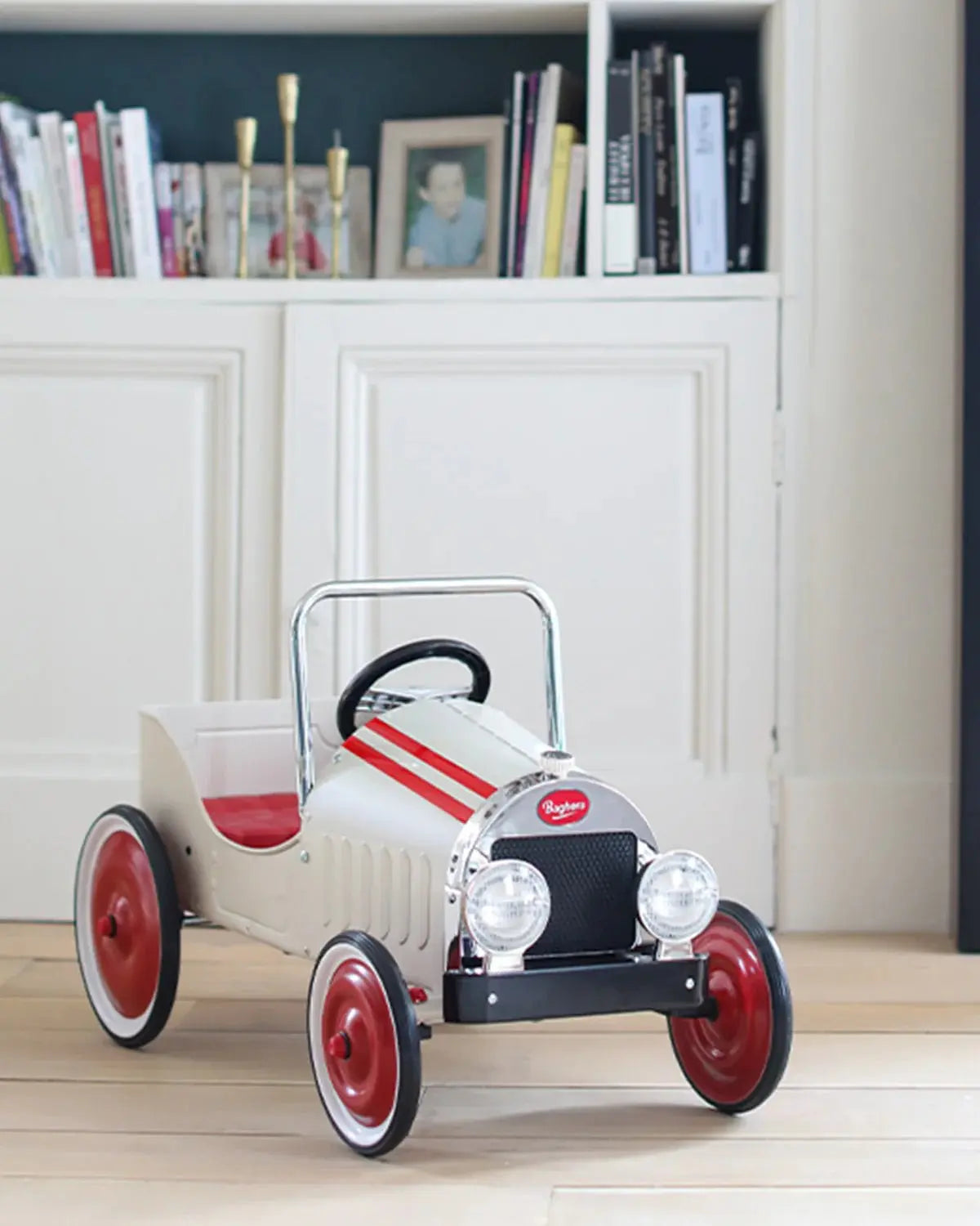 Classic Pedal Car for Kids, Adjustable Ride-on Toy, Durable Steel Construction, Retro Style  Baghera   